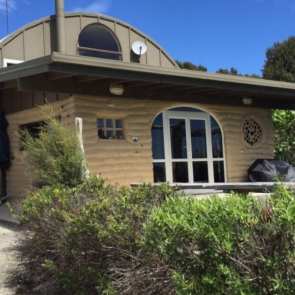 MUDBRICK BARN MUDENZA VU