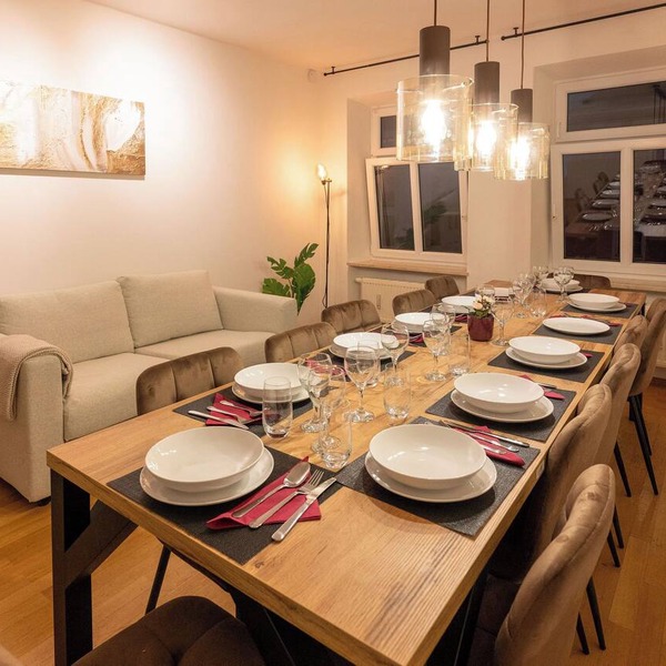 Munich Directly at the Oktoberfest for up to 13 Guests in the Apartment London