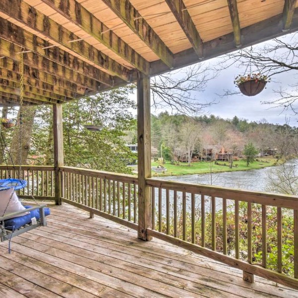 Murphy Cabin with Fire Pit, River and Mountain Views!