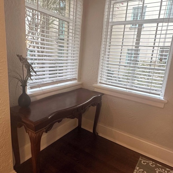 Museum District condo close to Museums, Cary Town, Scotts Addition, and Stadium.