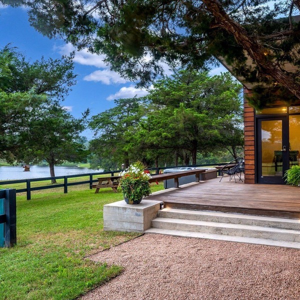 Mustang Creek Hideaway | Hot Tub | Fire Pit | Outdoor Shower
