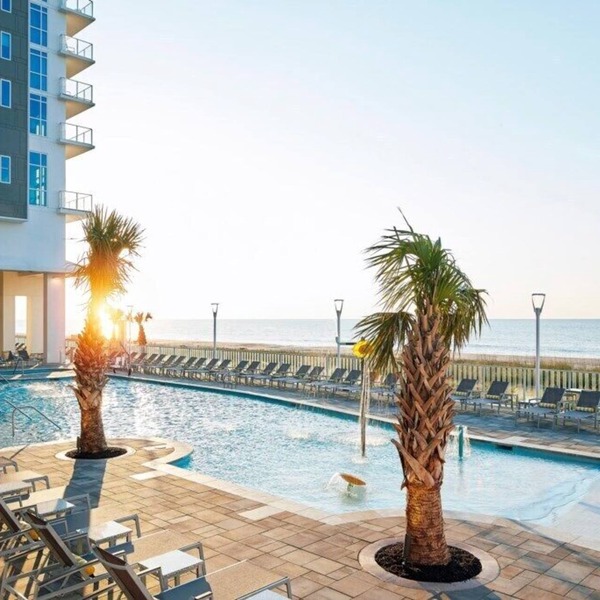 Myrtle Beach | Oceanfront Family Stay | Pool + Beach | 3BR Sleeps 8