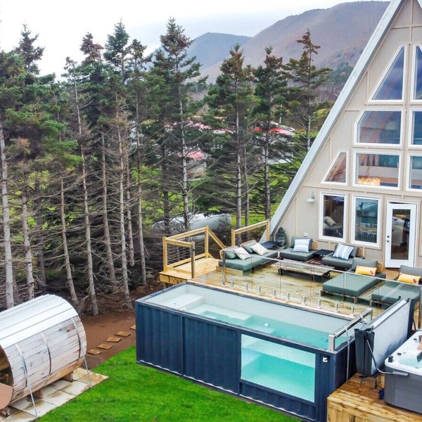 Mystical Beachfront Chalet , Hot tub , Sauna and Heated Container Pool
