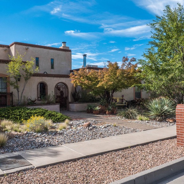 NE Heights Luxurious Retreat, Large Group Capacity