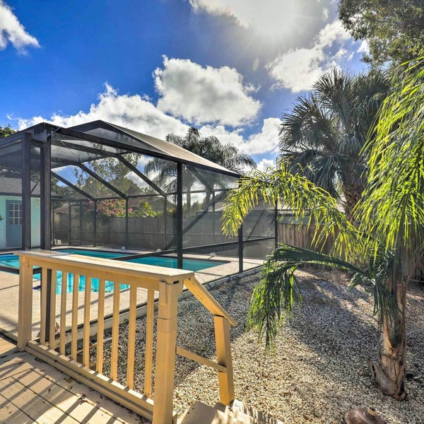 Near Beaches & Dining: Palm Harbor Gem w/Pool