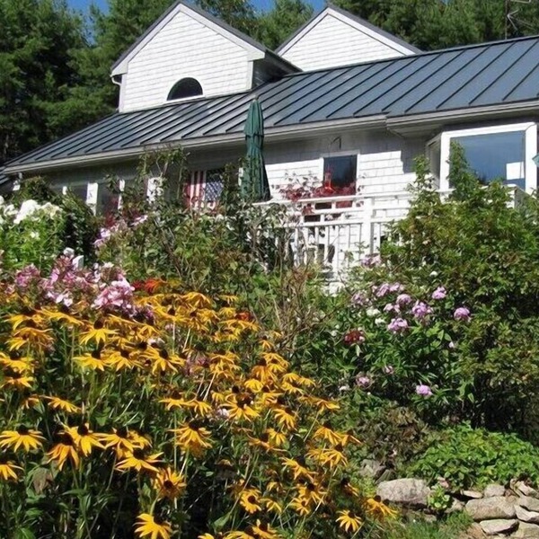 Near Biddeford Pool. Quiet, Private, Hideaway.