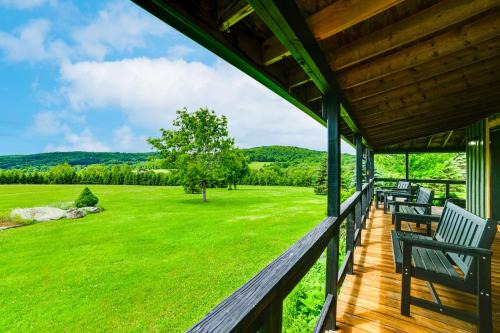 Near Cooperstown & Oneonta Baseball: Family Stay