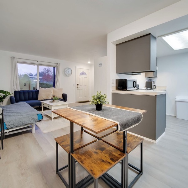 Near Tech Hub & Transit: Central Bellevue Home