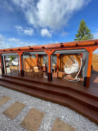 Near the Airport Cozy Cabin Style Entire Tiny Home