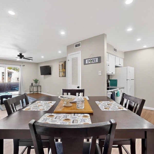 NEW 2-bed/2-bath condo in serene Uptown walk to 3 Malls/restaurants/movies