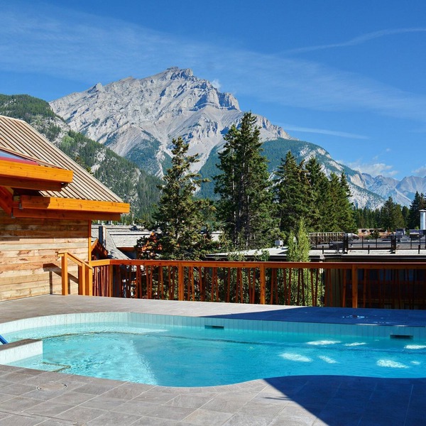 New Accessible Room, 1 Minute from Banff Centre!
