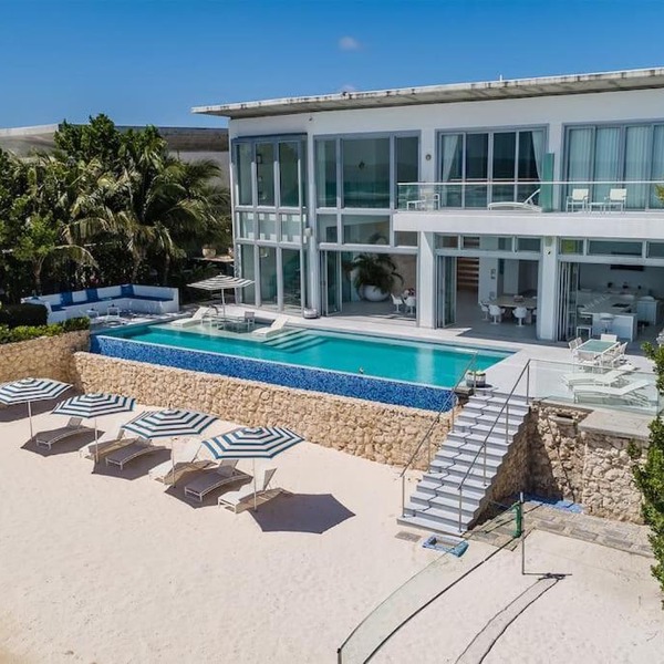 New Aruba Beachfront Estate:gym, beach and pool