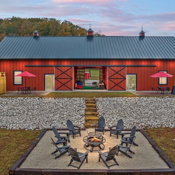 New Barndo/Kayak Launch/2 Private Hot Tubs