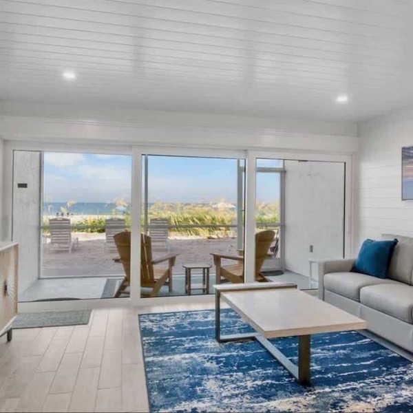 NEW!~ Beach Front/Heated Pool! Coconuts 107