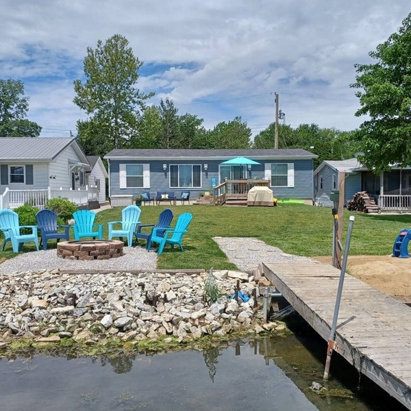 New Construction 3 Bed/2 Bath Home on Beautiful Nyona Lake Sleeps 9 Pet Friendly