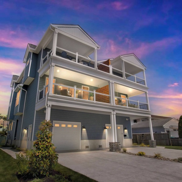 New Construction 3 Story Stunner - One block to beach, parks and shops
