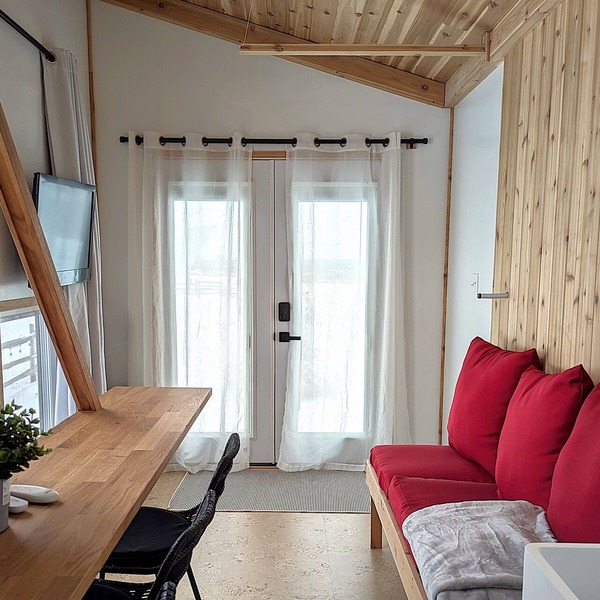 NEW Cozy Tiny House Retreat in Tranquility - 1 hour north of Toronto
