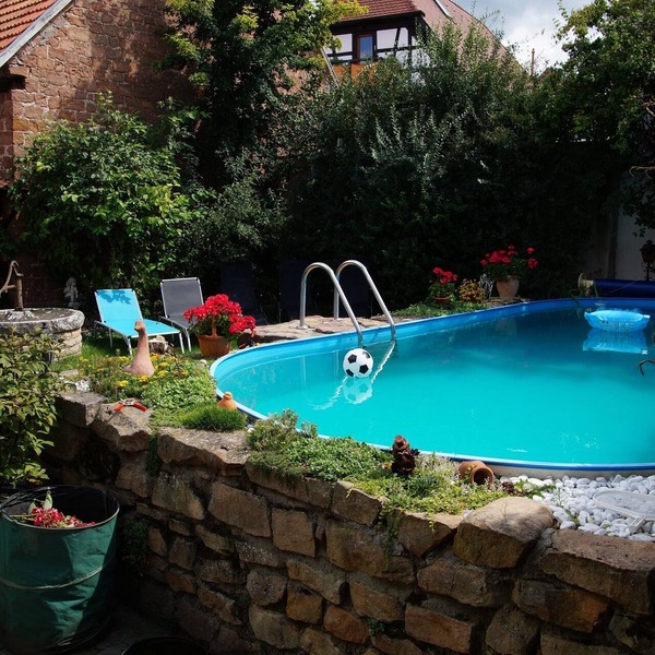 NEW since January 2015: Apartment with a sunny courtyard, garden and pool