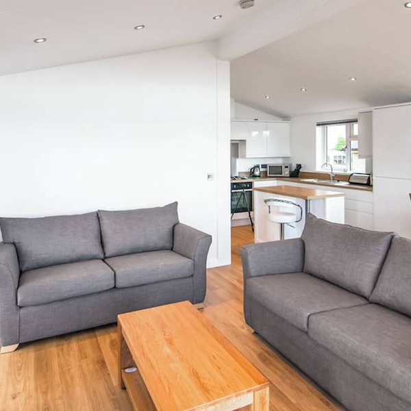 New in 2017. Spacious and luxurious lodge.