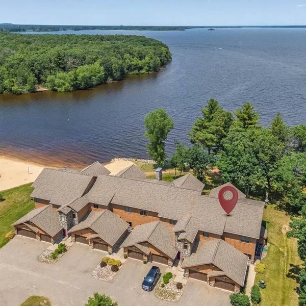NEW - Lake & Beach Front -Directly On Castle Rock Lake. Newly updated!
