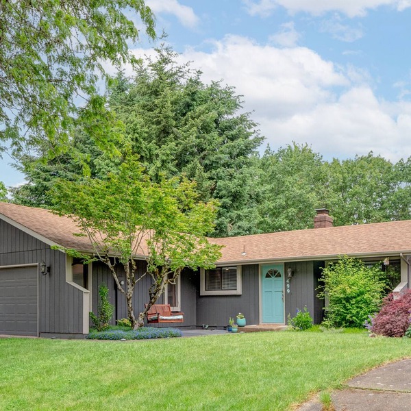 New Listing! Close to Autzen, downtown, U of O! Great for families, pet friendly