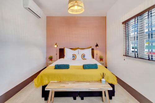 New & luxurious Two Bedroom Apartment at the Water