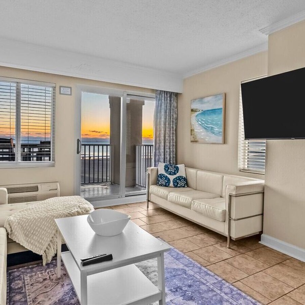 New/Oceanfront Beach Condo, Pool, Gym, Fishing