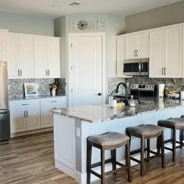 New Phoenix Guesthouse with a Pickleball Court