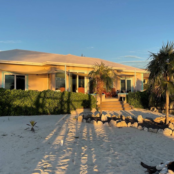New Private Pool, Private Beach and Flat, Private House, what else do you need?