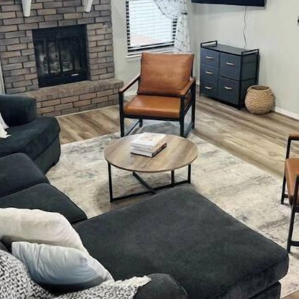 New Remodel 3BD/2Bath Weekly/Monthly Discounts available