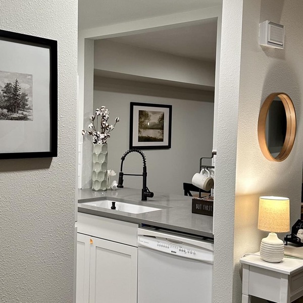 NEW REMODEL in the Heart of Eagle near BOISE