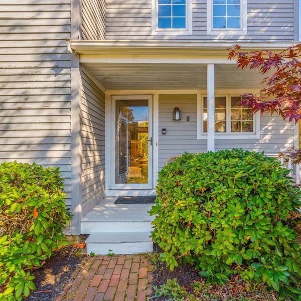 New Rental-Charming 3-bedroom, 2.5 bath, central A/C and outdoor shower.