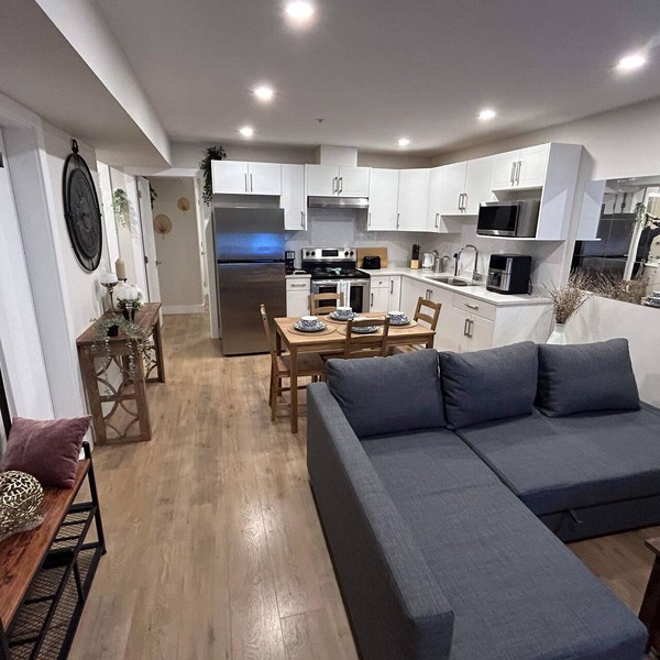 New, Spacious 2 Bedrooms Suite in Downtown Maple Ridge with free parking !