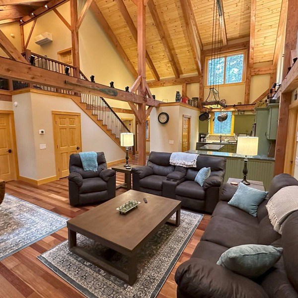 New Spacious Acadia Timberframe, Close to Swimming, Central to Hiking and Dining