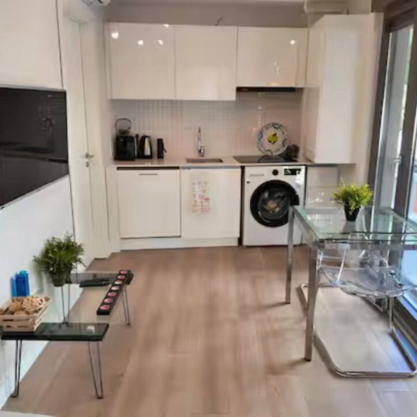 NEW STUDİO APARTMENT BUİLT İN 2025, İN A VERY GOOD LOCATİON AT KADIKÖY
