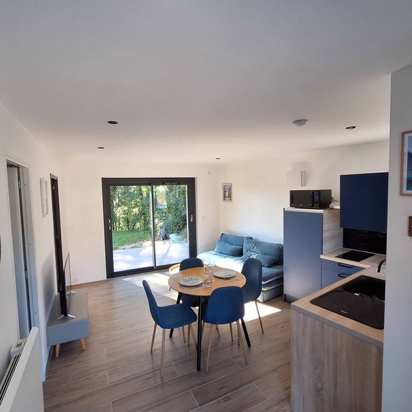 New studio 2 steps from lac de aiguebelette