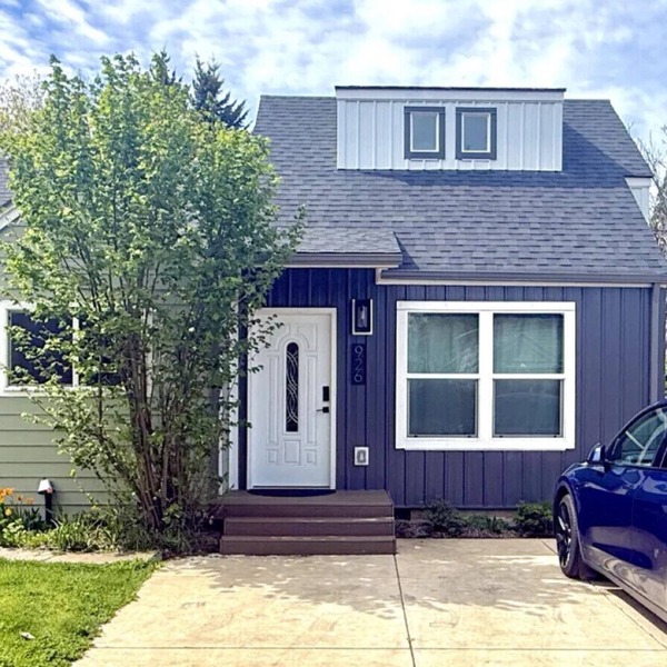 New Townhome w/comfy King Bed