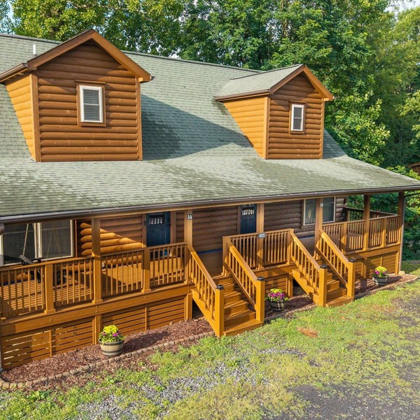 New! Walk to Downtown | Mountain Views | Sleeps 13