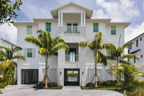 New Waterfront Home - Dreamside House
