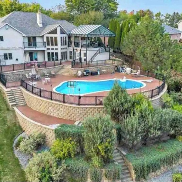 NEW! WATERFRONT VACATION DREAM HOME!