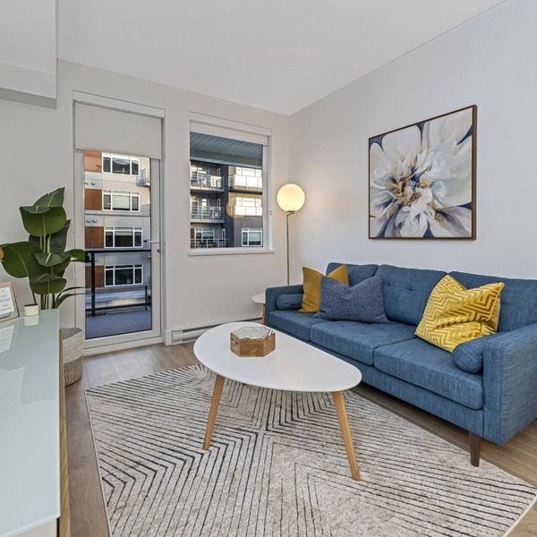 Newer Sidney Condo - 2 Blocks to the Ocean