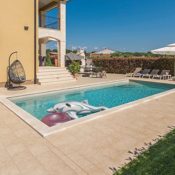 Newly built 4 bedrooms holiday house with pool, fully air-conditioned, garden