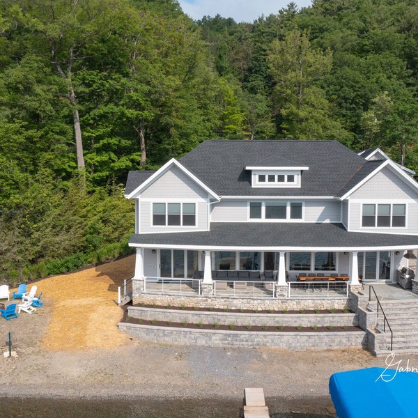 Newly Constructed Luxury Home On 150' Natural Beach With Dock And Hot Tub!