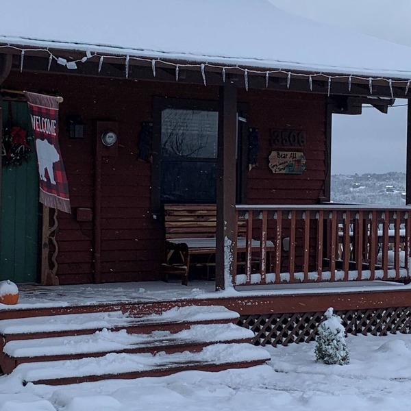 Newly remodeled cabin with amazing views!