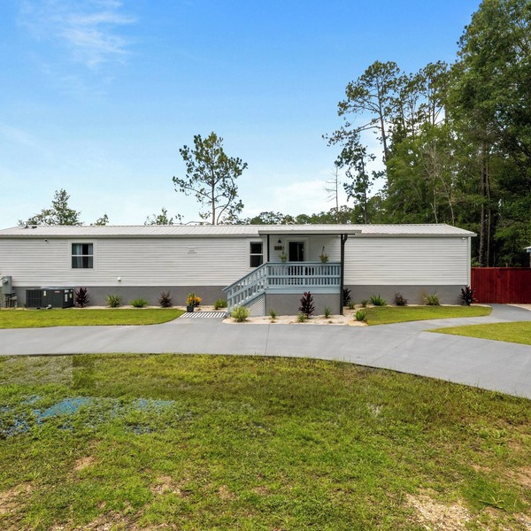 Newly Renovated Retreat - Ideal for Relaxation, Recreation and Nature!