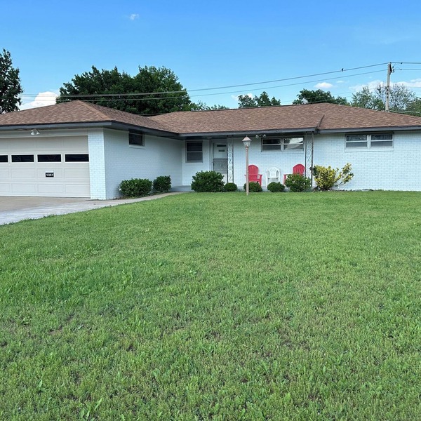 Nice 3 Bedroom, 1.5 bathroom Chickasaw House