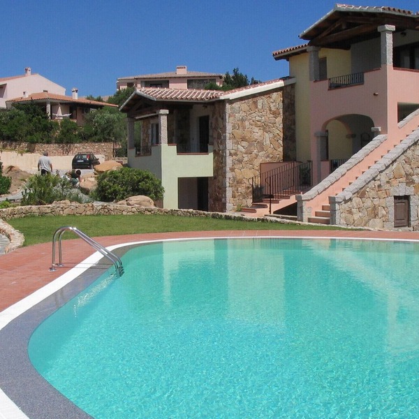 Nice apartment with roof terrace in an elegant complex with swimming pool