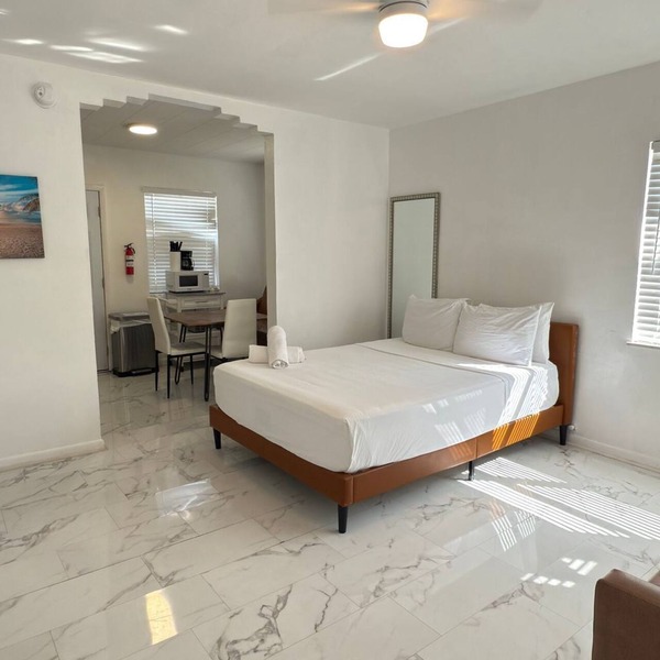 Nice apartment with AC in sunny Miami Beach