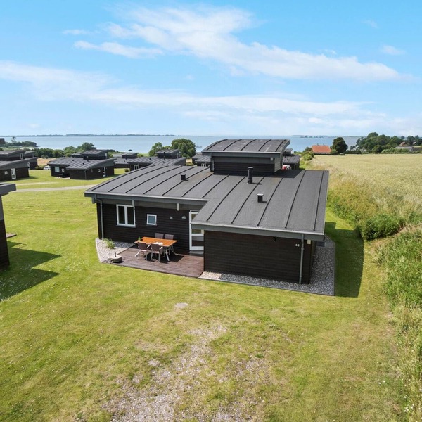 Nice home in Faaborg with WiFi