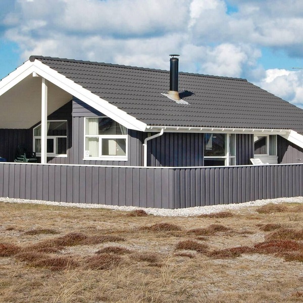 Nice home in Hvide Sande with sauna